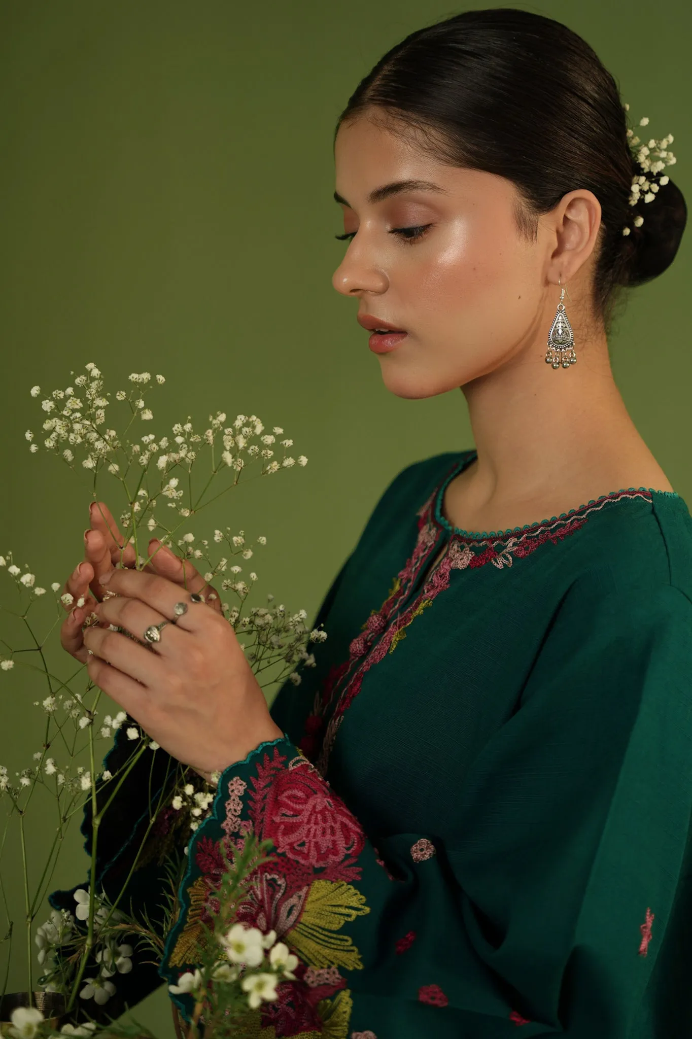 40% OFF ZINC GREEN AARI EMBROIDERY TWO PIECE SET NPA2-23328