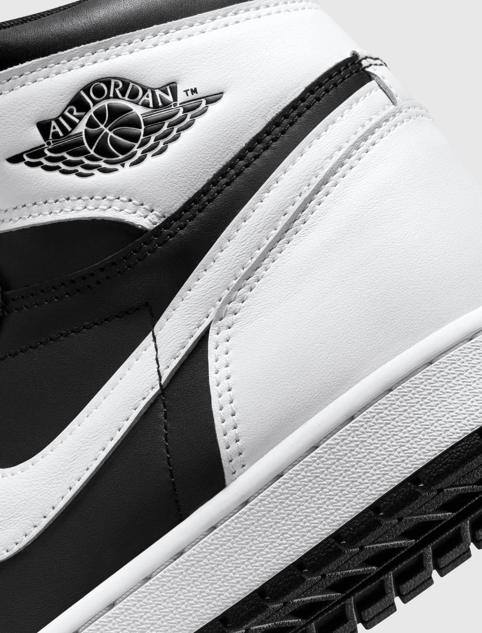 AIR JORDAN 1 RETRO HIGH OG BLACK/WHITE