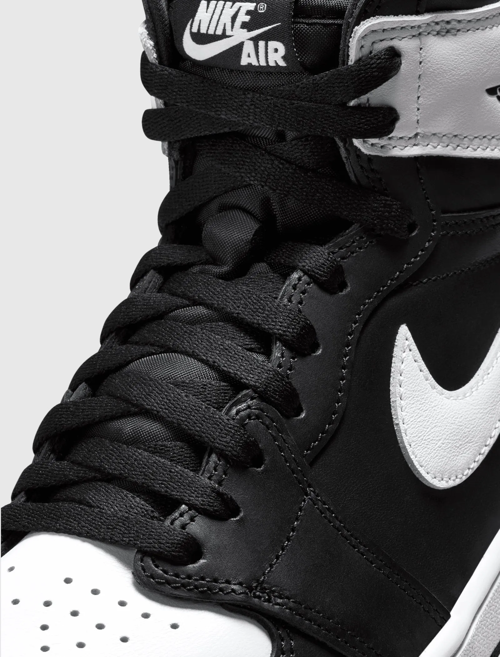 AIR JORDAN 1 RETRO HIGH OG BLACK/WHITE