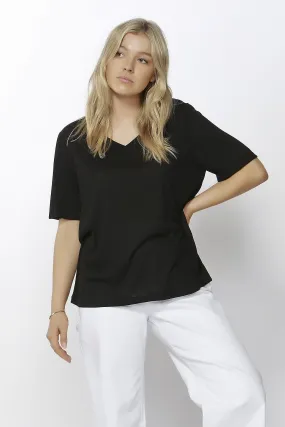 Betty Basics Messina V-Neck Tee in Black