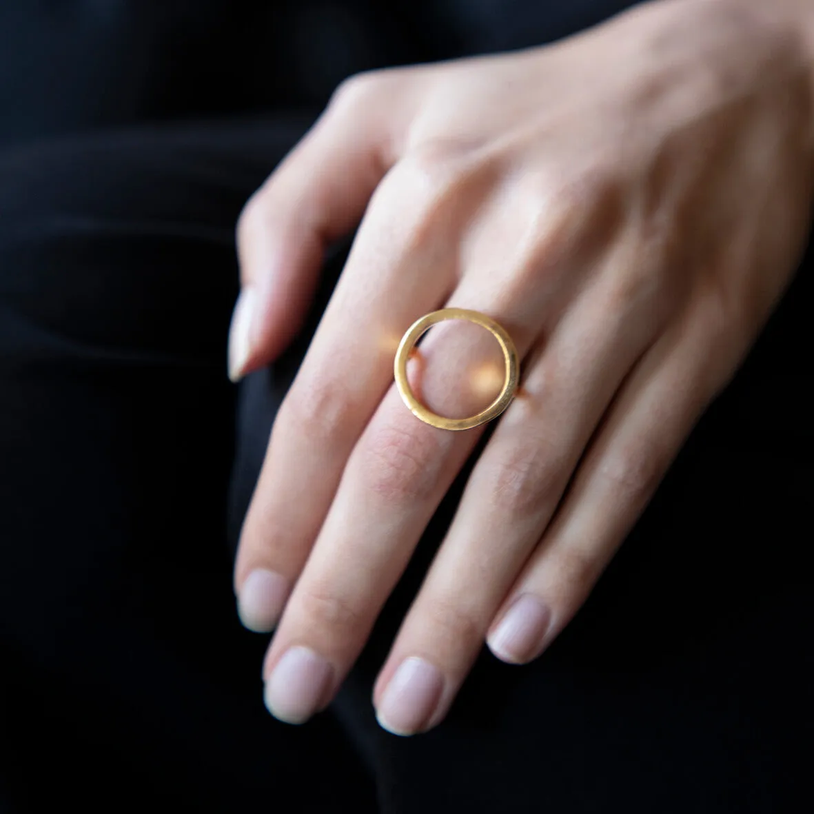 F 264 - Open Circle Ring