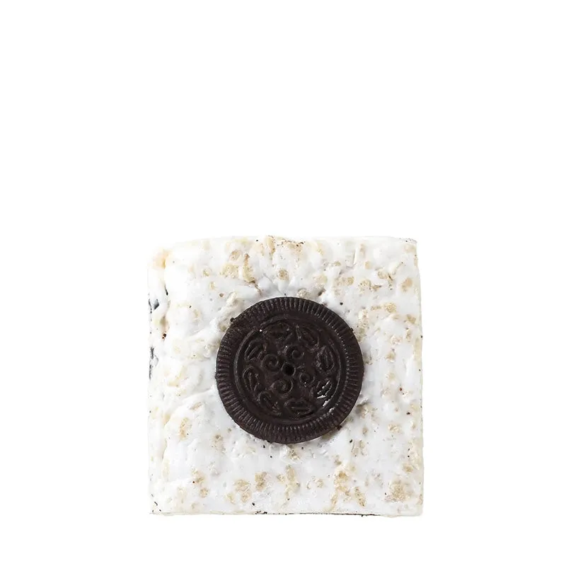 LOLLI & POPS | Cookies N Cream Crispy Cake