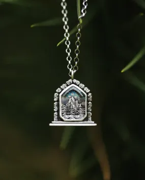 Mt Ramiel Quartz Archway Necklace