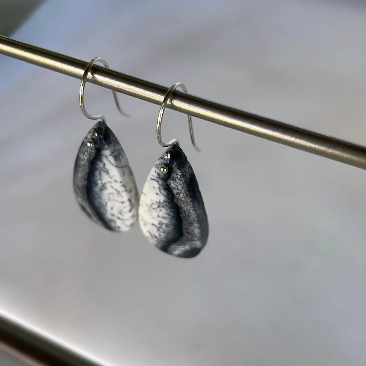 Snow field earrings