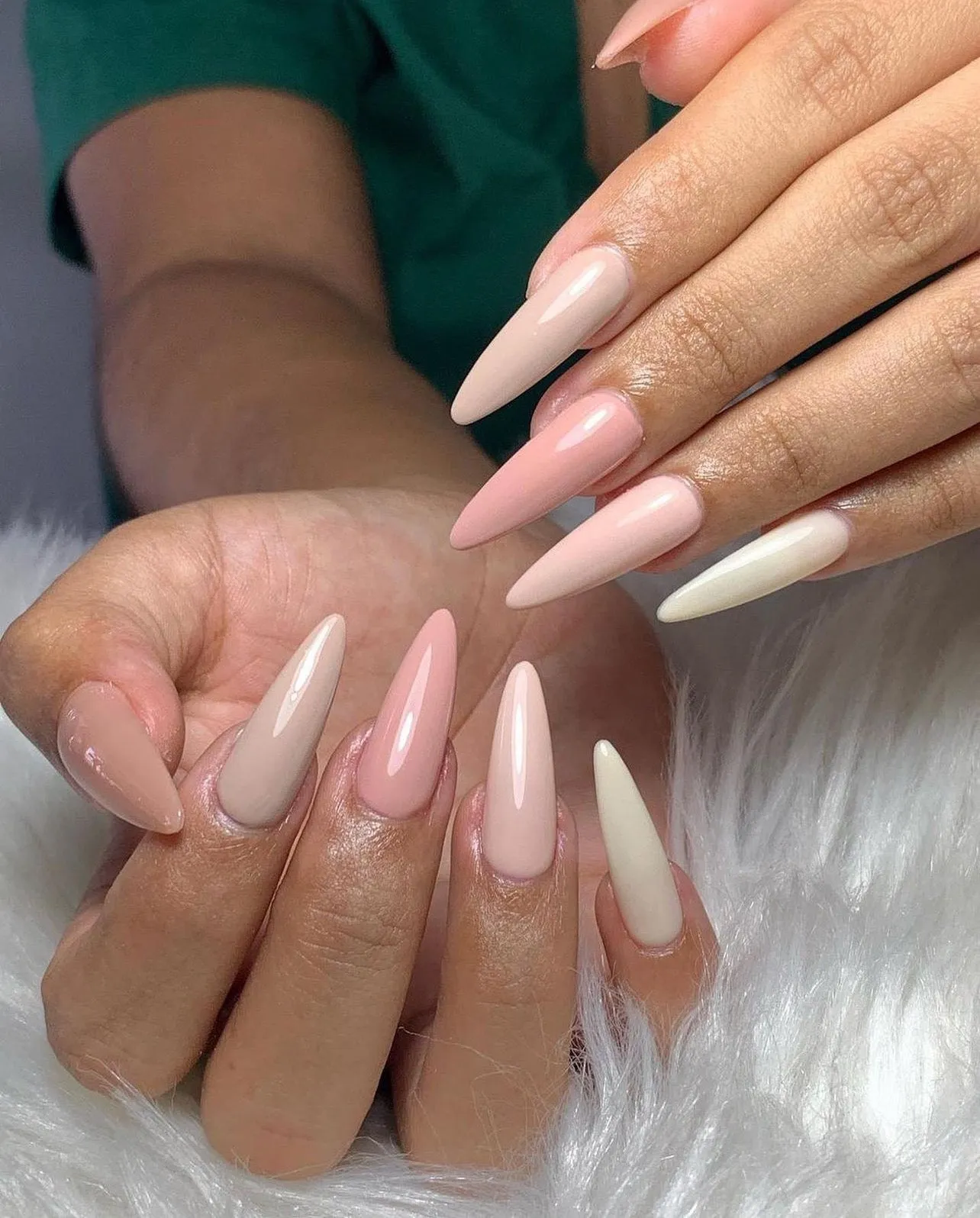 Soft Gel Tips - Natural Medium Stiletto (500 pcs)